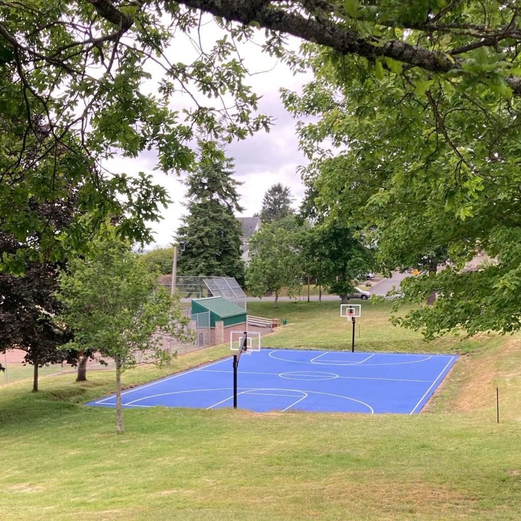 The new and improved basketball court at Tapiola Park gives community members another place to play basketball. Facebook